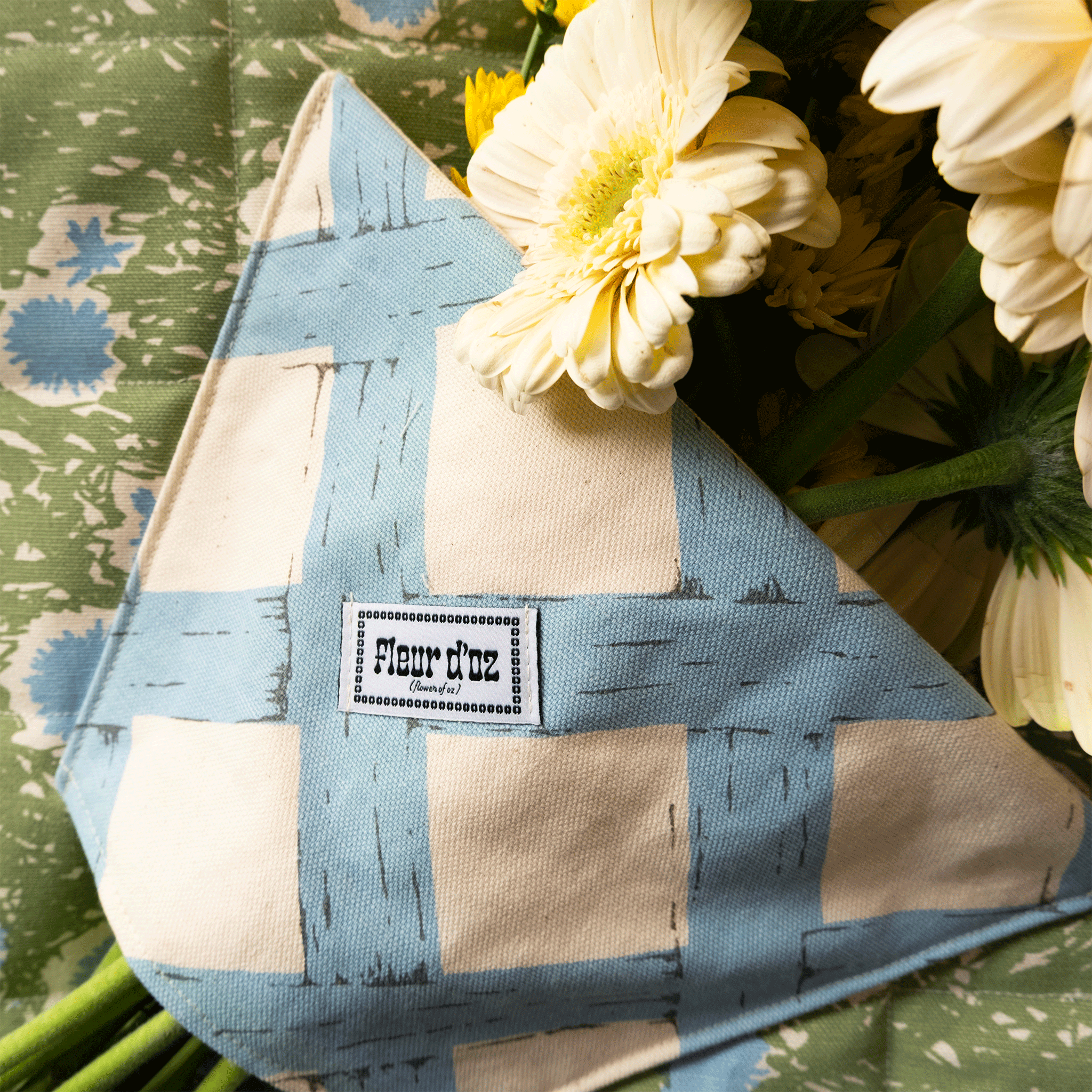 The Bouquet Tote in Scribble Flower - Sage & Sky