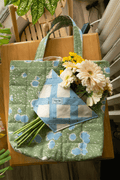 The Bouquet Tote in Scribble Flower - Sage & Sky